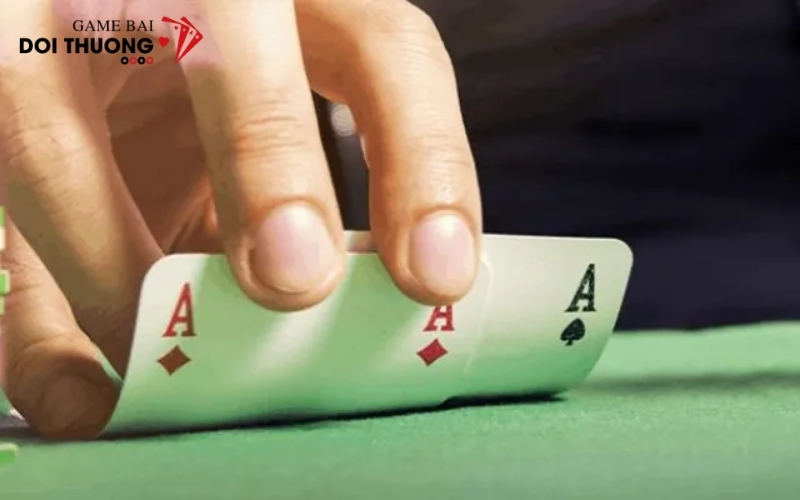 Cách đọc tâm lý đối thủ qua cách tố bài trong Xì Tố