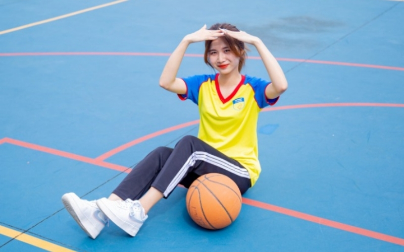 Nhóm nghề truyền thông và giải trí thể thao hiện đại