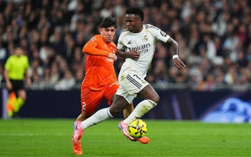 Phân tích chiều sâu đội hình và tình hình lực lượng