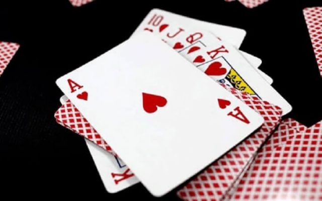 Bật mí mẹo câu bài phỏm cực đỉnh khiến đối thủ dễ dàng sập bẫy