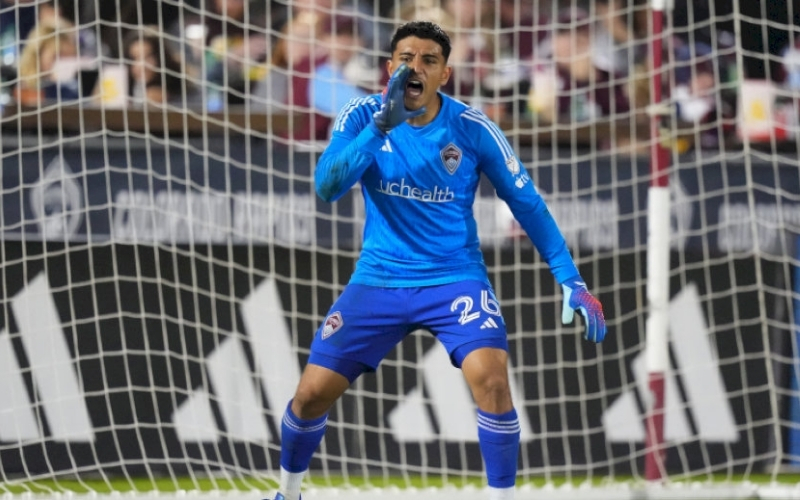 Tại sao thủ môn cần tham gia xây dựng lối chơi