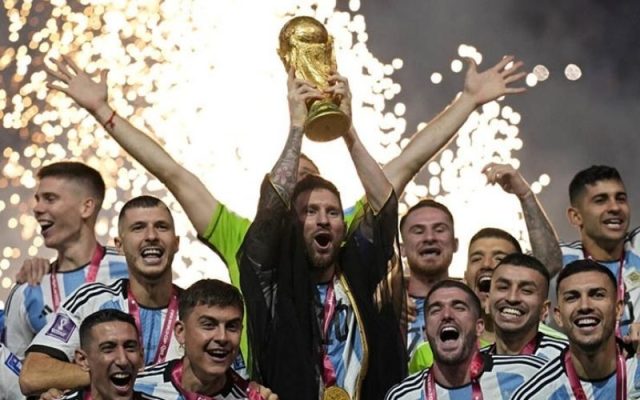 Tường thuật trực tiếp khoảnh khắc đội tuyển nâng cao chiếc cúp vô địch World Cup 2026