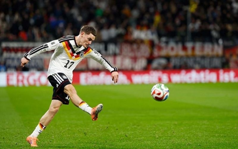 Phân tích nhãn quan chiến thuật và khả năng phát động tấn công của Kimmich